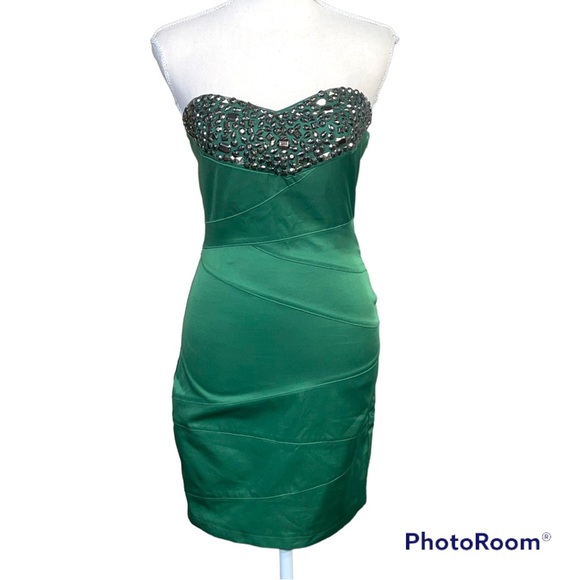 NEW- WOW COUTURE cocktail Green, Embellish Strapless Dress, Size Small - Picture 1 of 6
